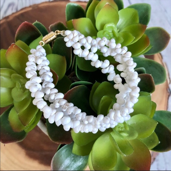 Triple strand vintage shell bracelet NEW - Picture 1 of 7